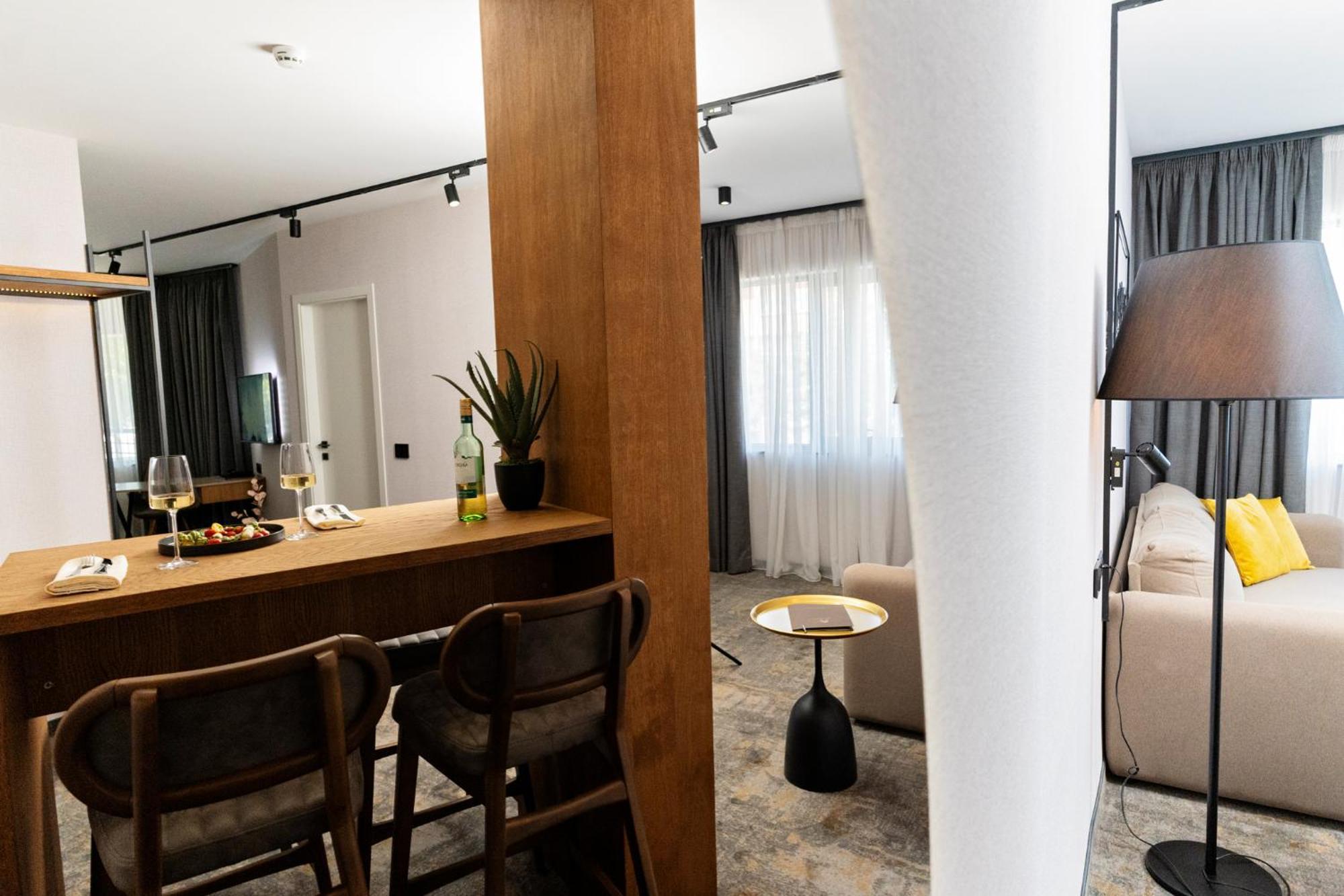 Mm Boutique Hotel Burgas ภายนอก รูปภาพ